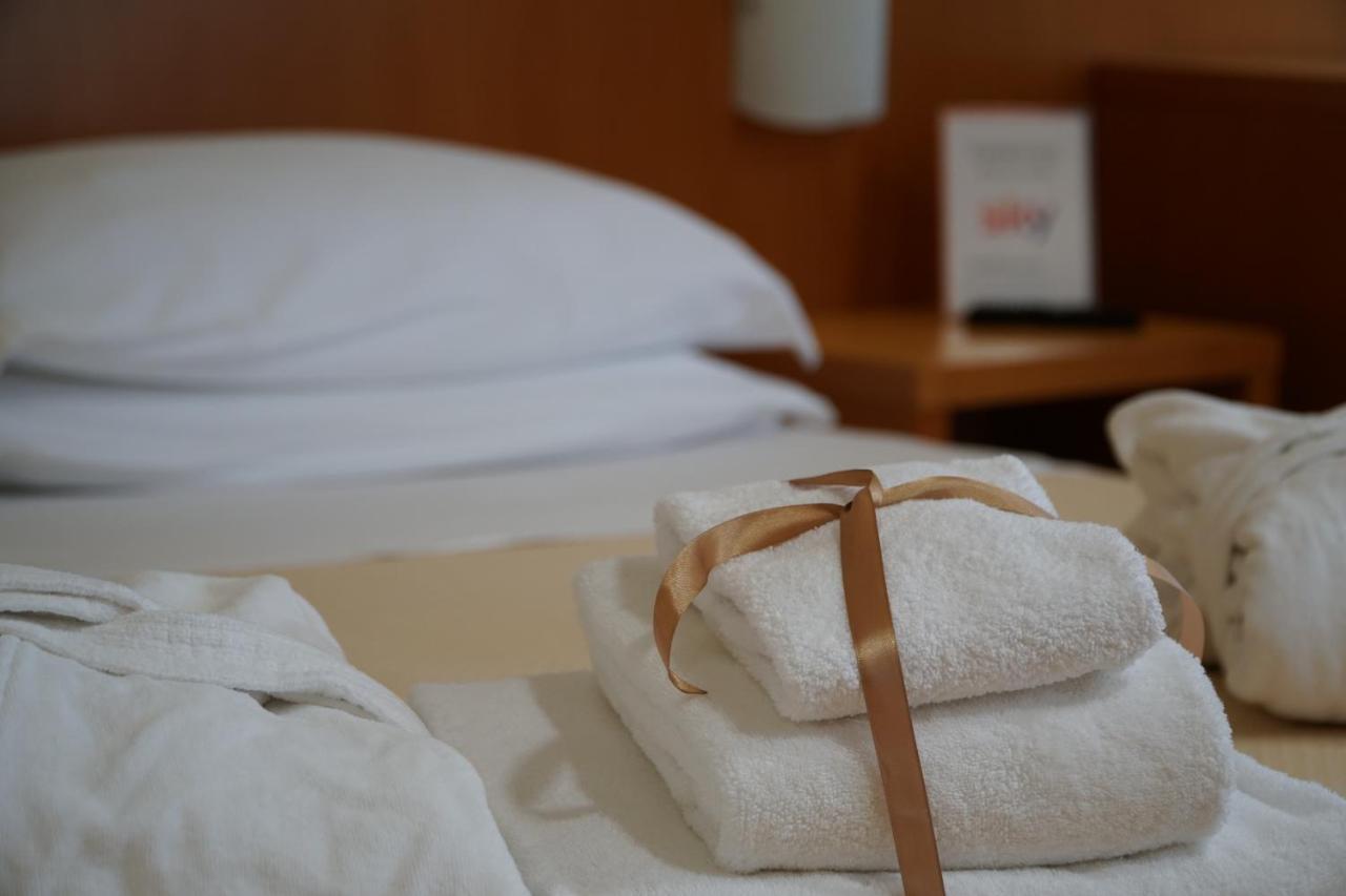 Aparthotel Tursport Taranto Esterno foto