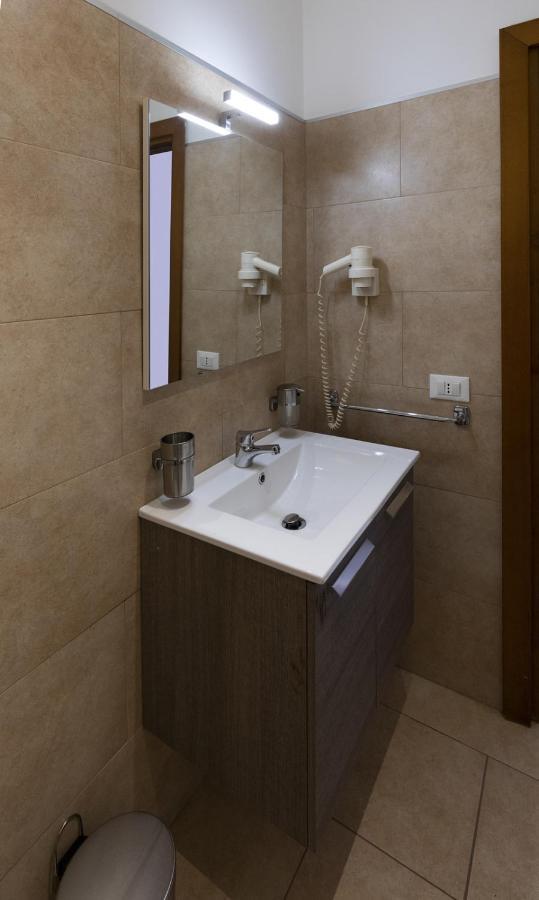 Aparthotel Tursport Taranto Esterno foto