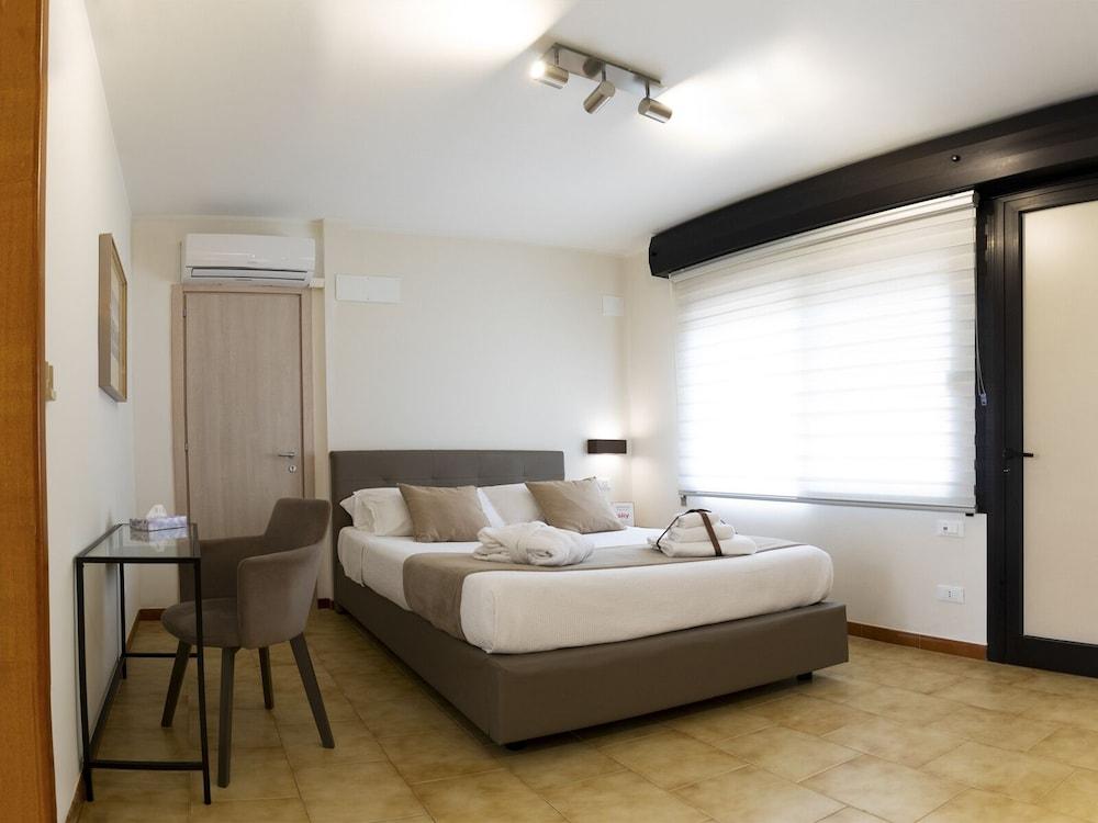 Aparthotel Tursport Taranto Esterno foto
