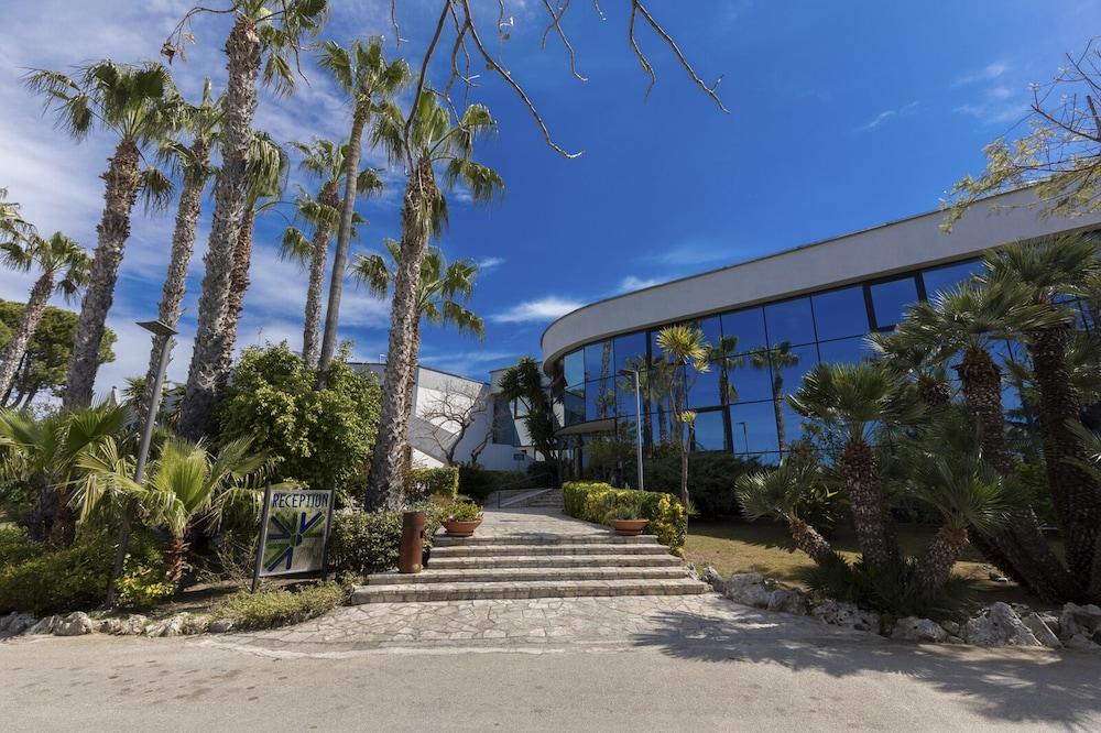 Aparthotel Tursport Taranto Esterno foto