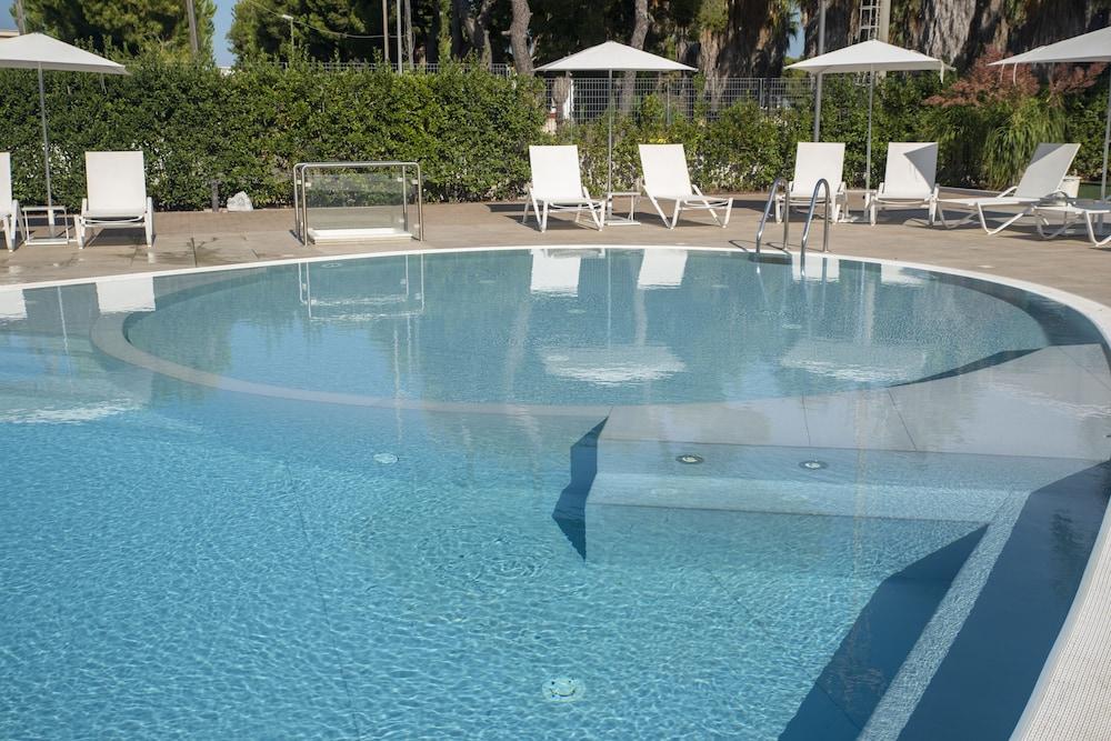 Aparthotel Tursport Taranto Esterno foto